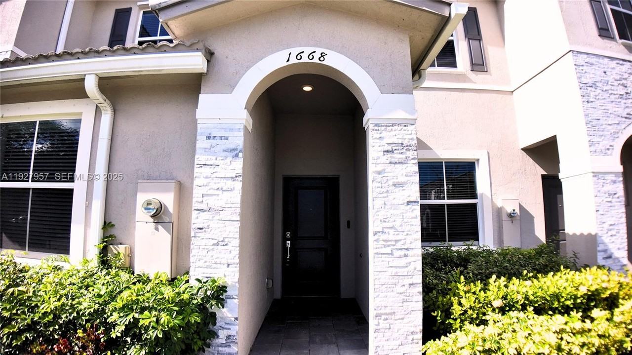 1668 Southeast 26th Street #1668-1668 - Photo 2 of 26