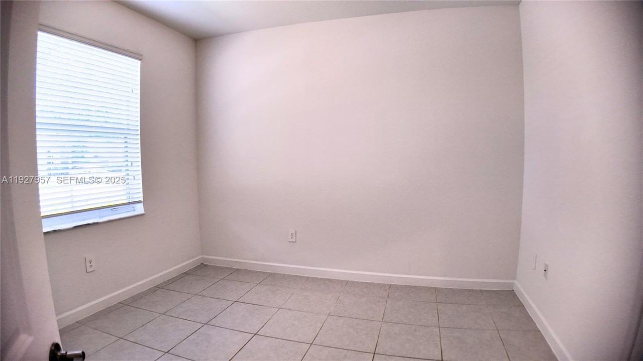 1668 Southeast 26th Street #1668-1668 - Photo 6 of 26