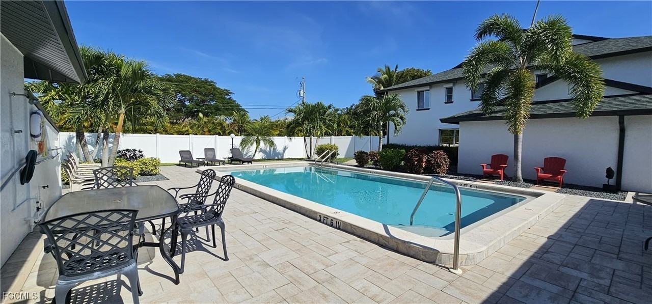 1507 Cape Coral Parkway West