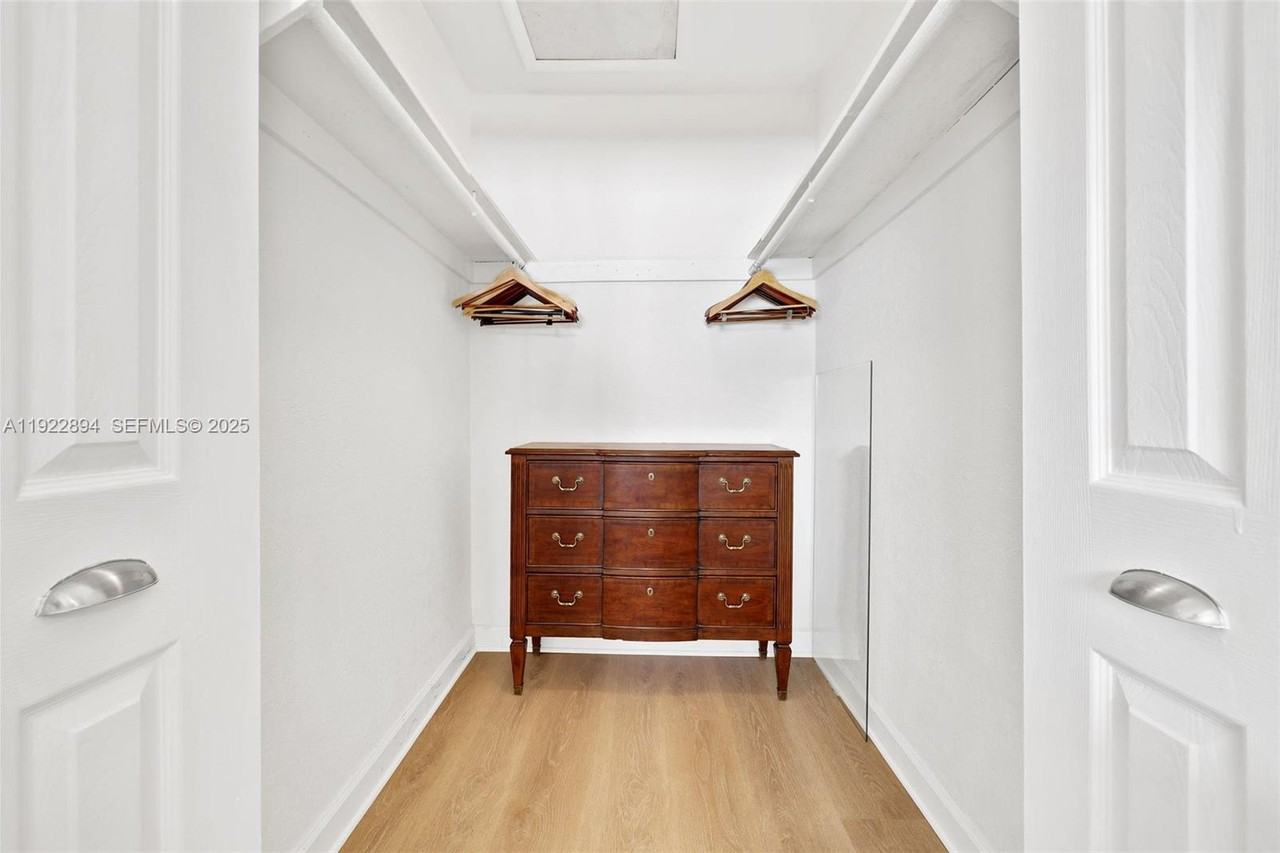 1601 Bay Rd #1601-8 - Photo 4 of 29