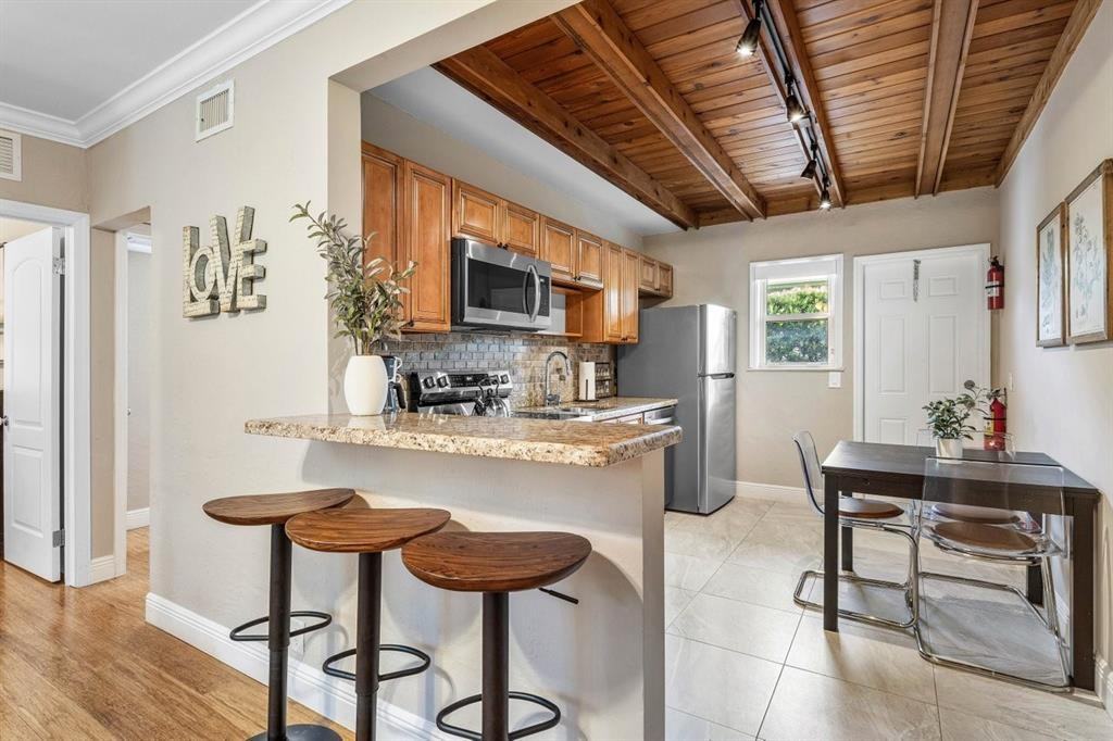 615 Northeast 9th Avenue #615-52 - Photo 4 of 19