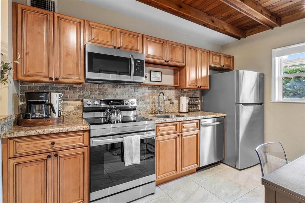 615 Northeast 9th Avenue #615-52 - Photo 5 of 19