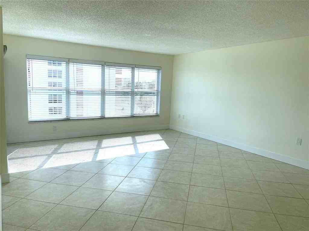 3000 East Sunrise Boulevard #30006D - Photo 5 of 30