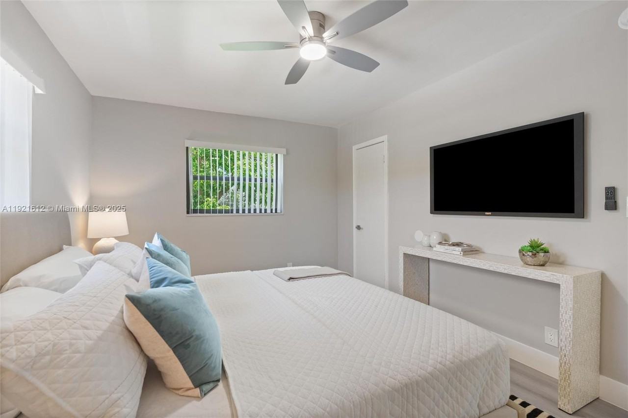 1350 Ne 5th Ter #1350-6 - Photo 2 of 16