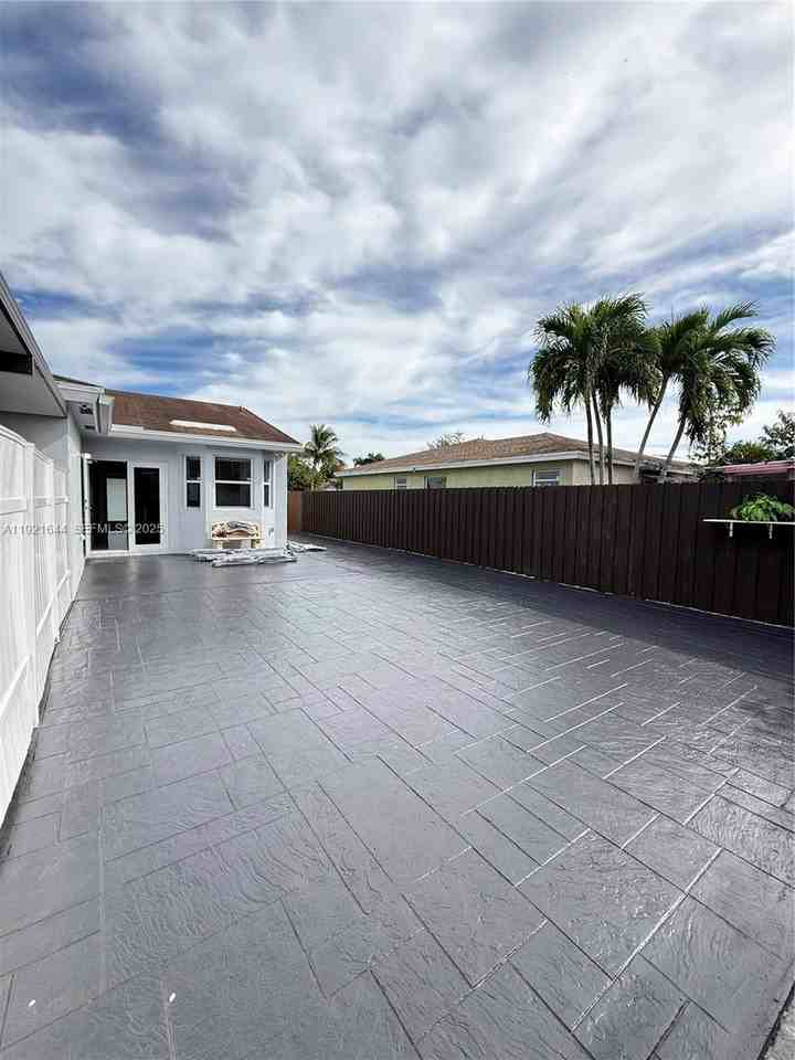 26728 Southwest 128th Court #26728 - Photo 7 of 34