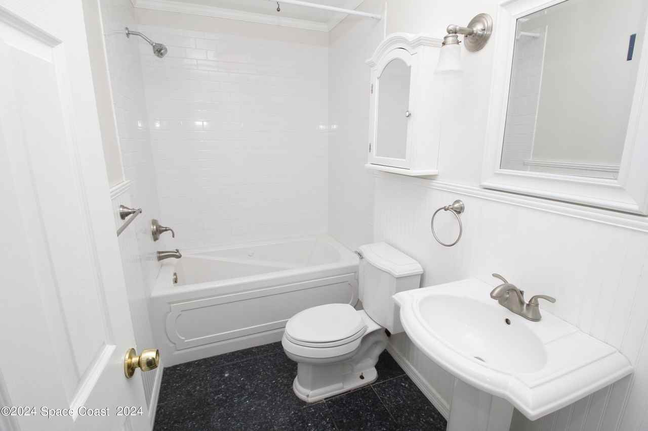 2168 Tarrytown Ln Ne #2168 - Photo 3 of 13