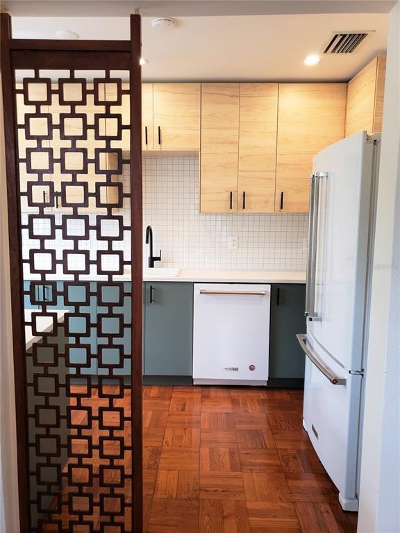 707 South Lois Avenue #707 - Photo 2 of 36