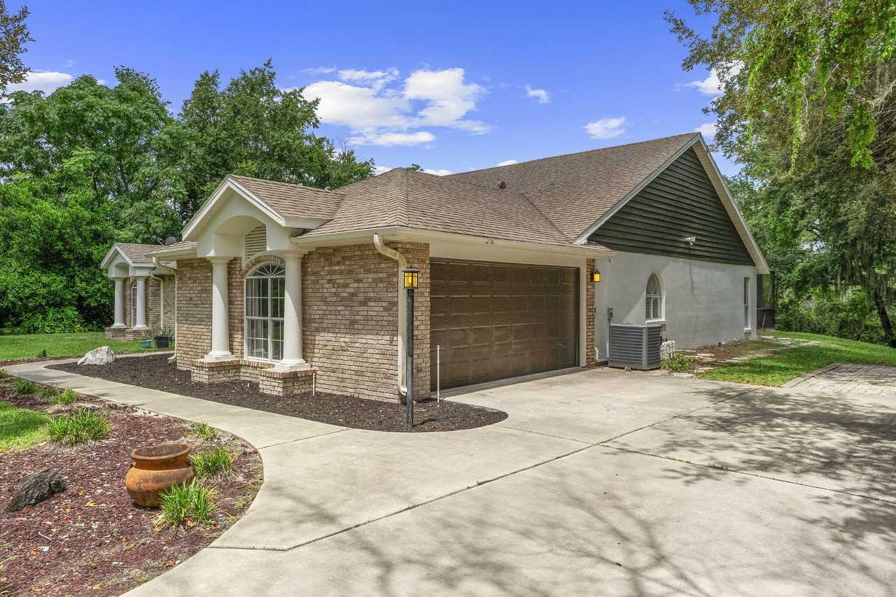 2120 Lakebreeze Way #2120 - Photo 4 of 27