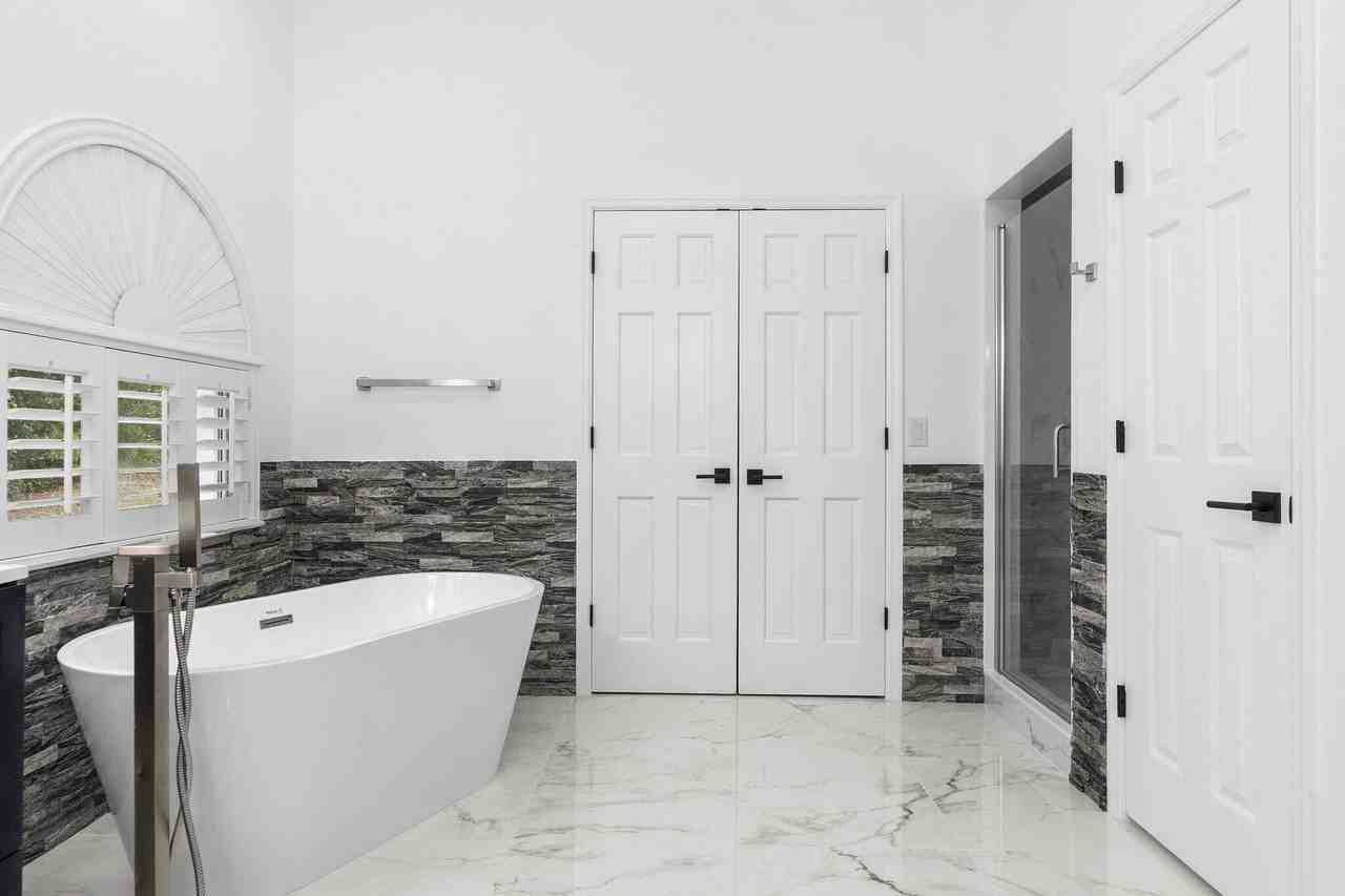 2120 Lakebreeze Way #2120 - Photo 5 of 27