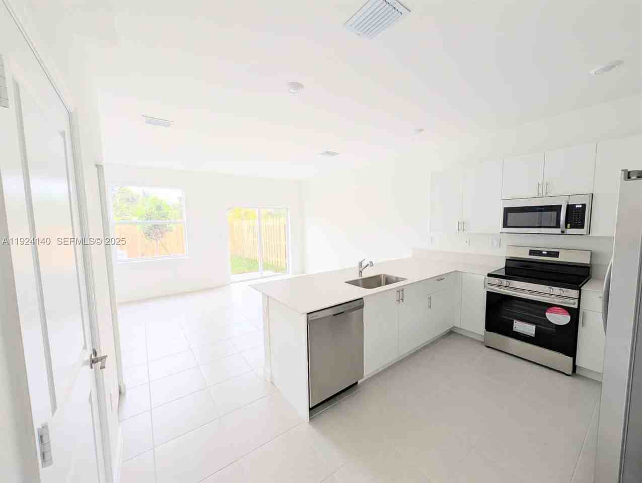 15617 Southwest 276th Street #15617 - Photo 3 of 7