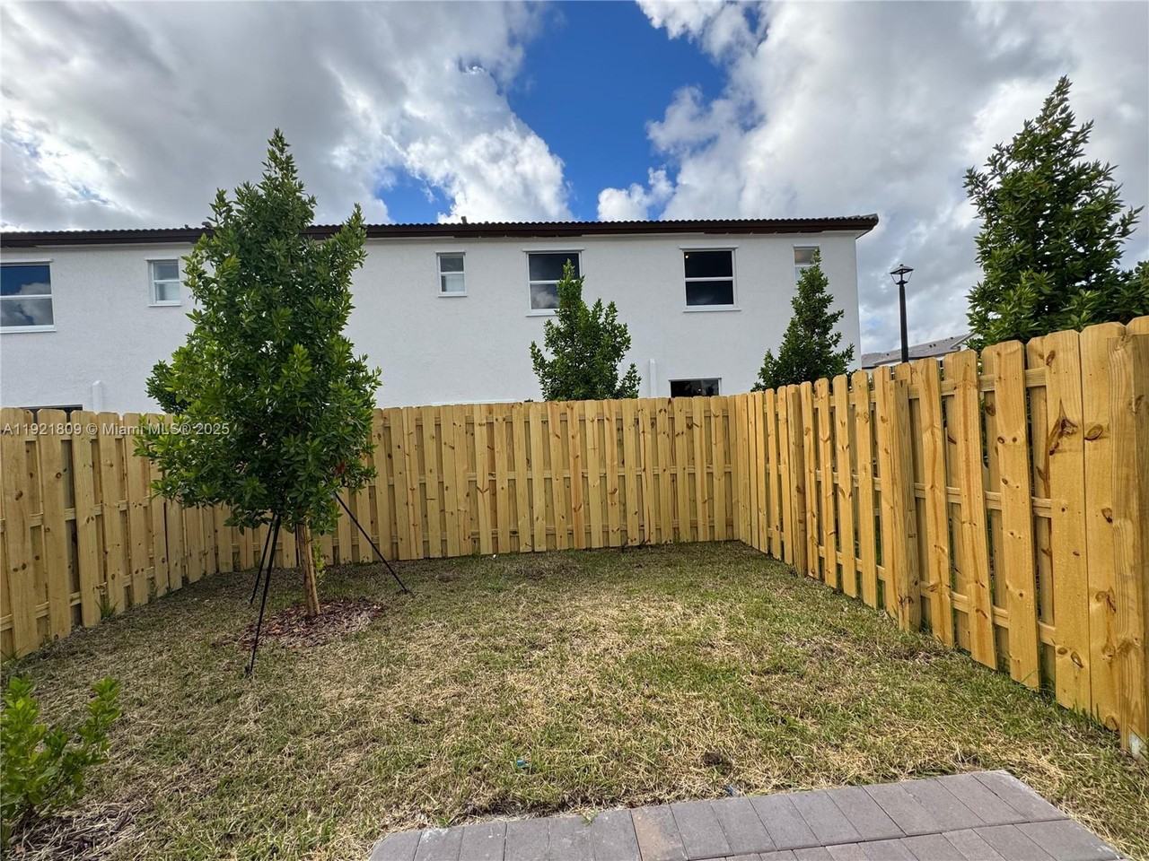 Southeast 27th Court #2622-2622 - Photo 3 of 12