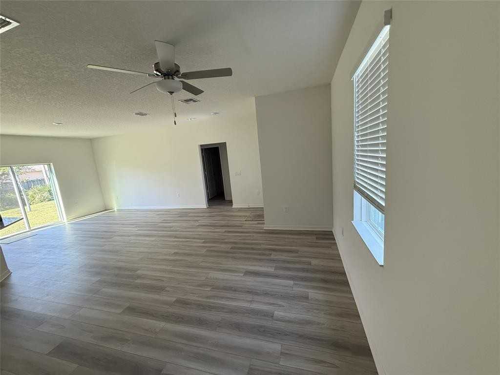 8715 98th Ct #8715 - Photo 2 of 12