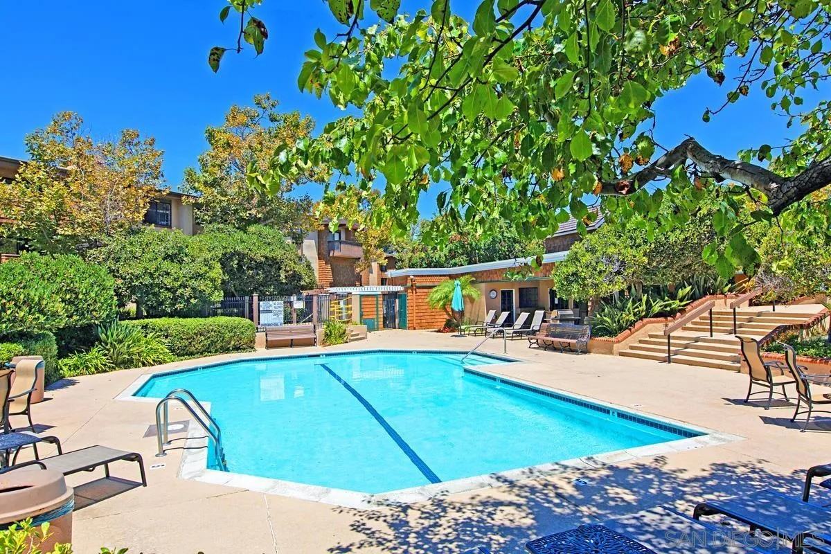 8860 Villa La Jolla Drive #8860-105 - Photo 6 of 25