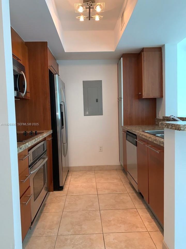 110 Washington Avenue #110-1405 - Photo 3 of 16