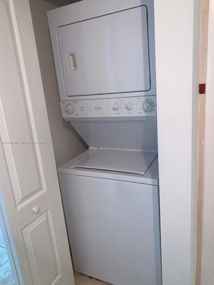 110 Washington Avenue #110-1405 - Photo 4 of 16