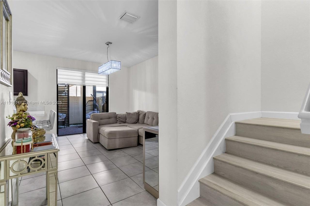 11413 Southwest 252nd Terrace #11413 - Photo 5 of 40