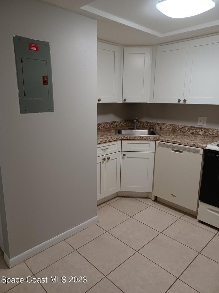 1698 Sunny Brook Lane #1698G110 - Photo 7 of 18