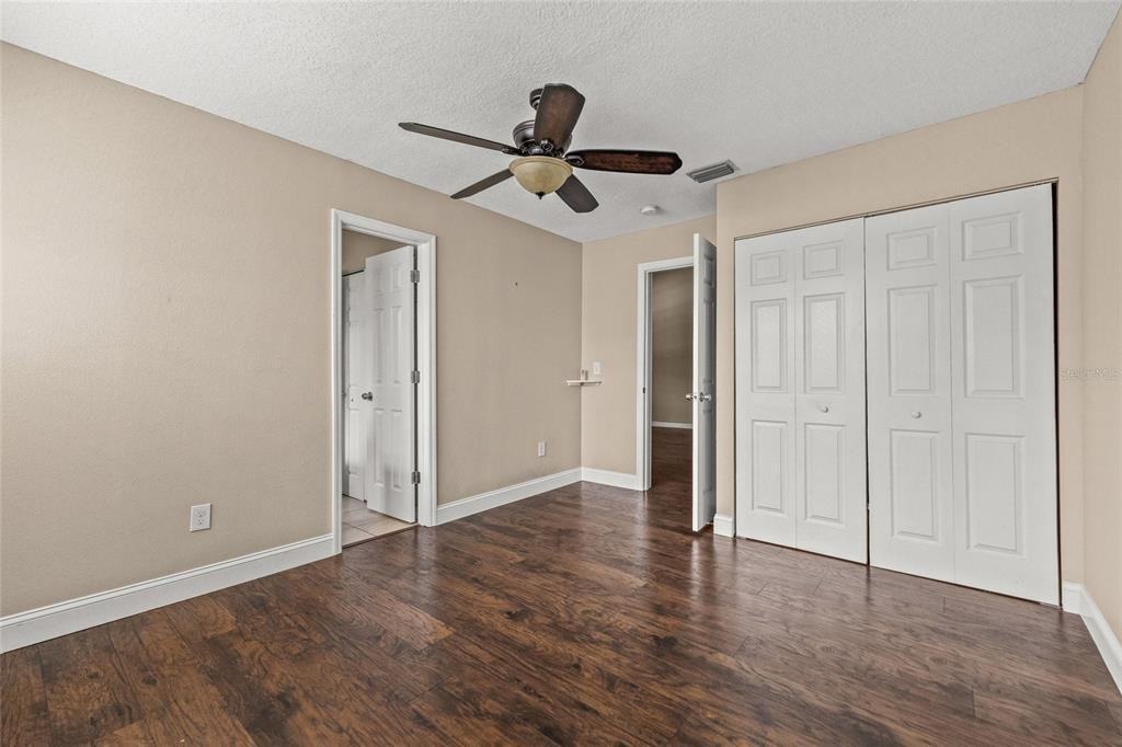 2501 W Gray St #2501 - Photo 2 of 32