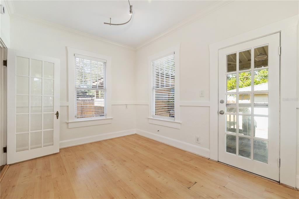 113 West Powhatan Avenue #113 - Photo 5 of 23