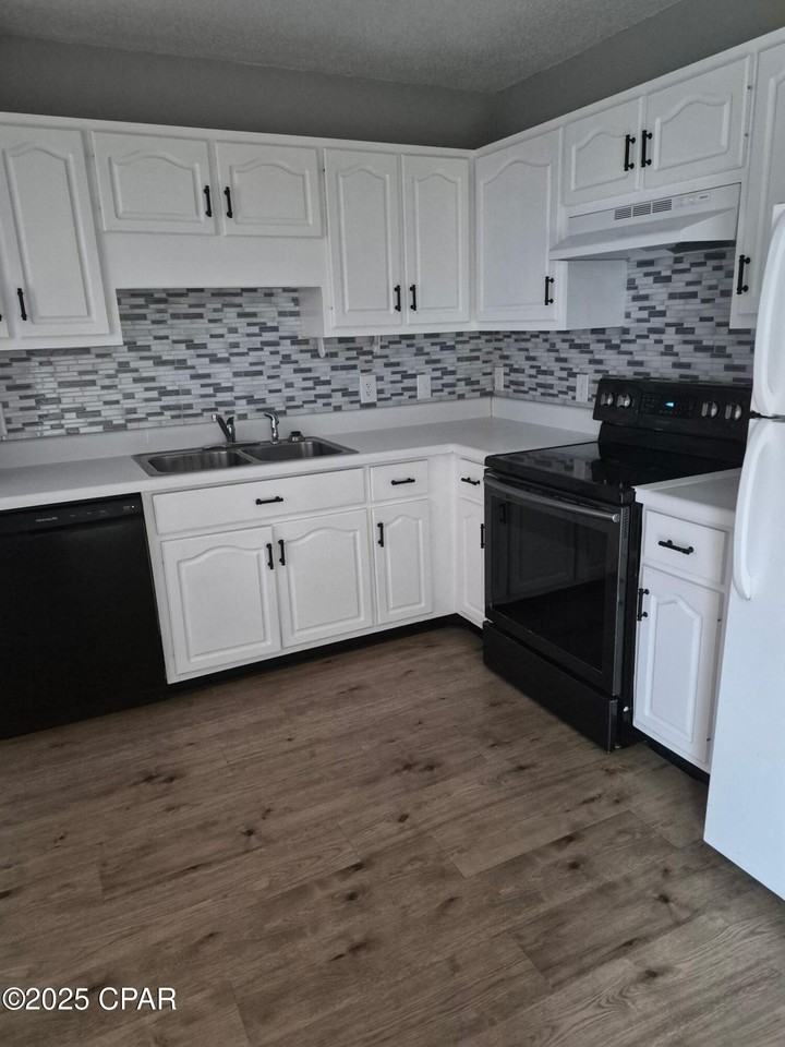 145 Escanaba Avenue #145 - Photo 3 of 7