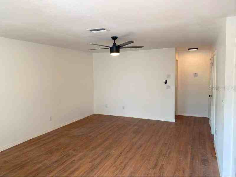 603 61st Avenue Terrace East #603-605 - Photo 6 of 11