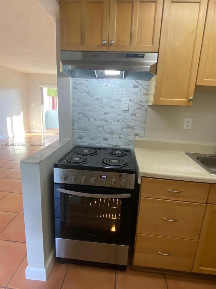 1725 West 60th Street