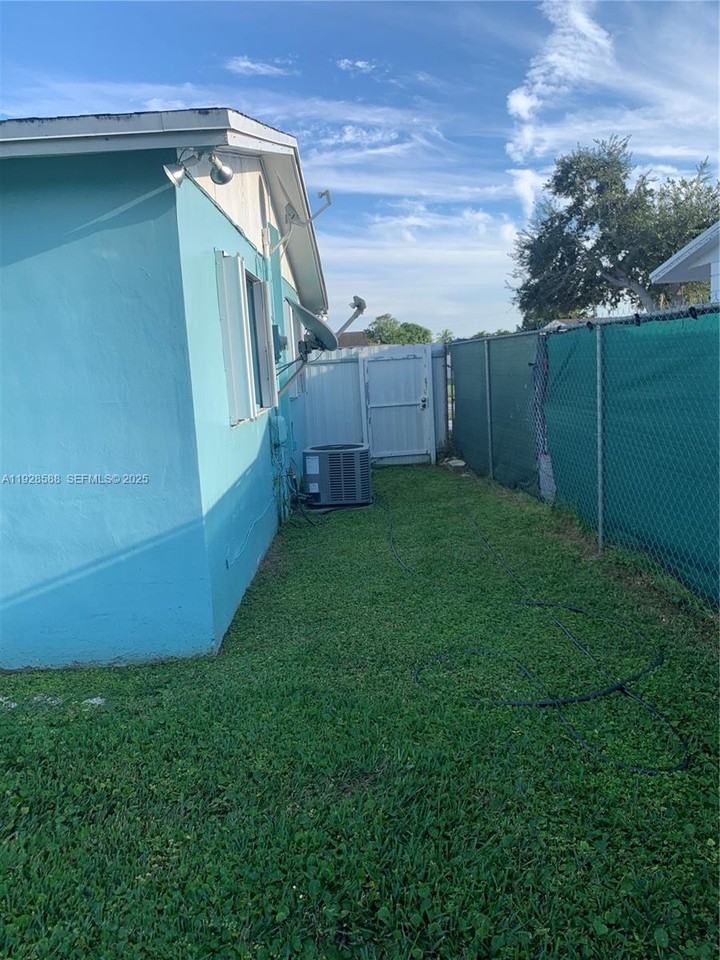 14300 Southwest 105th Avenue #14300 - Photo 3 of 17