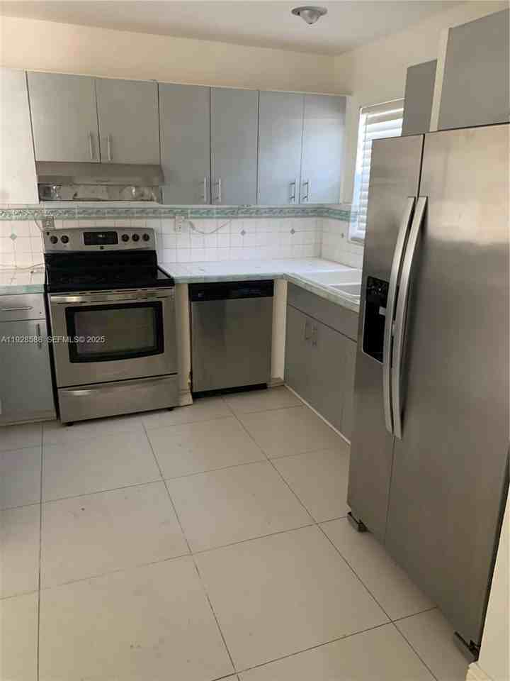 14300 Southwest 105th Avenue #14300 - Photo 7 of 17