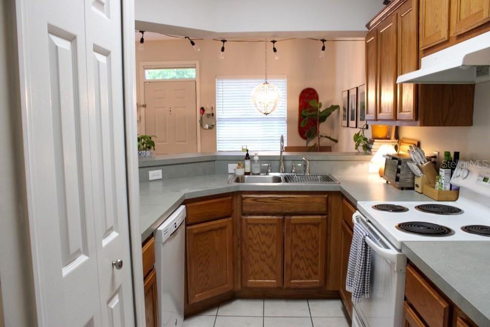 533 50th Boulevard #533 - Photo 2 of 19