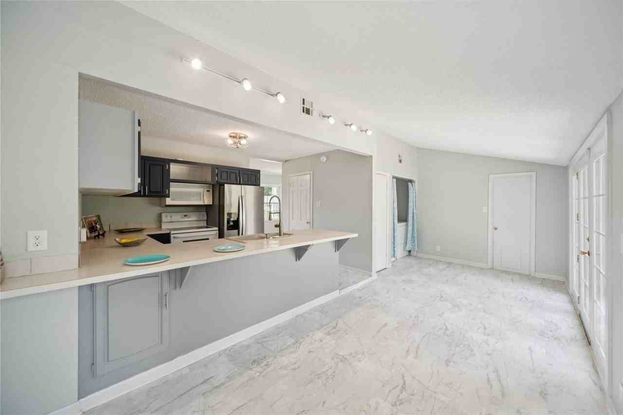 1417 South Quebec Avenue - Photo 6 of 15