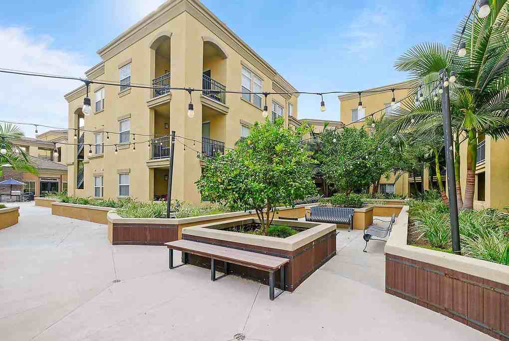 Pinnacle at Fullerton - Photo 7 of 50