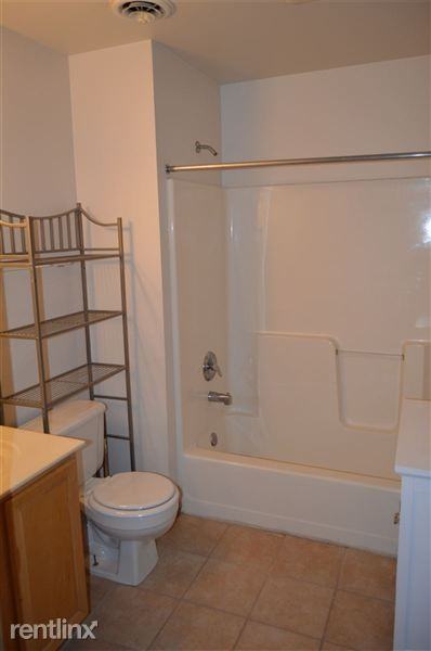 1264 30th Ct #F - Photo 3 of 9