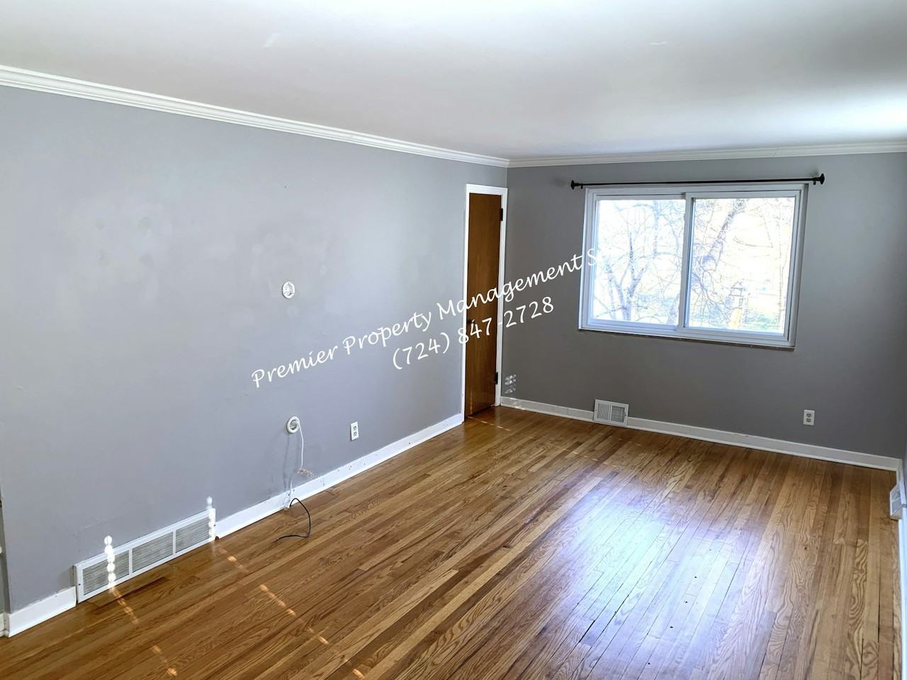 8660 Winchester Drive - Photo 4 of 13