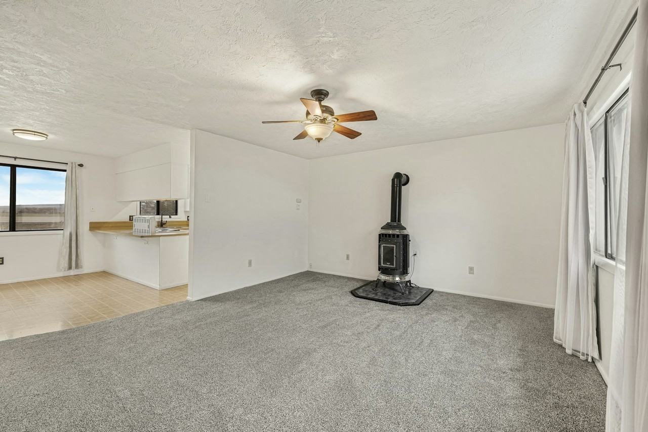 24 Jaxson Dr - Photo 3 of 17