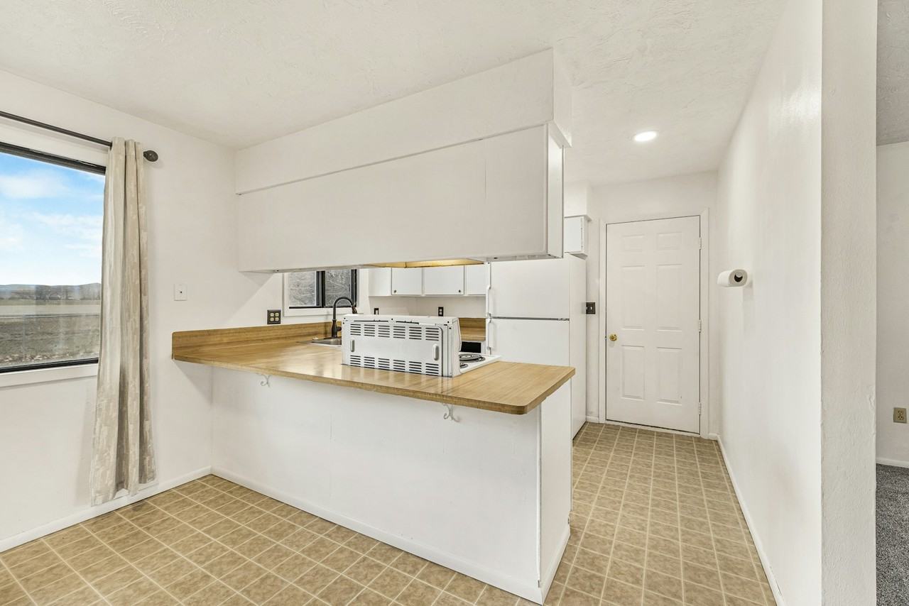 24 Jaxson Dr - Photo 5 of 17