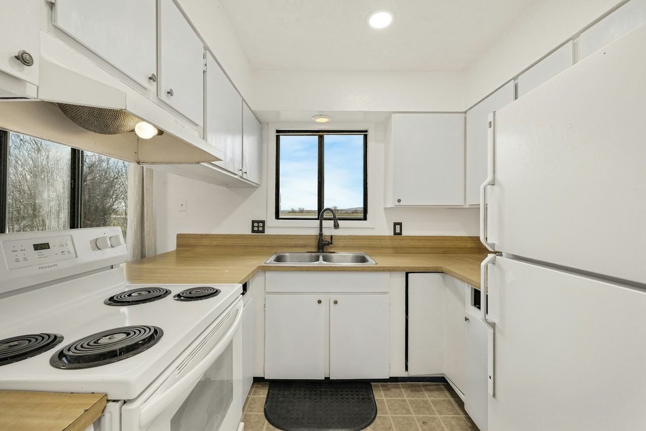 24 Jaxson Dr - Photo 6 of 17