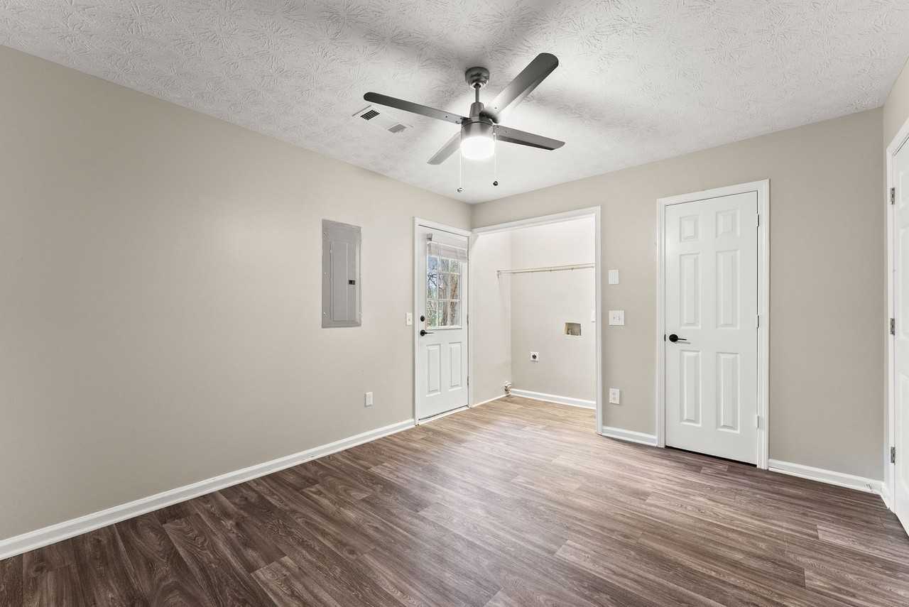 124 2nd Street - Photo 4 of 20