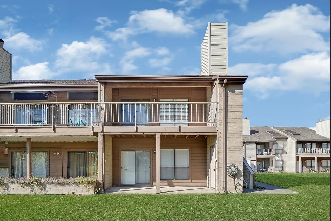 8427 Sands Point Drive #26 - Photo 6 of 10