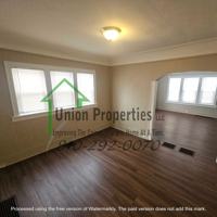 featured image of 1042 Gillett Street #1