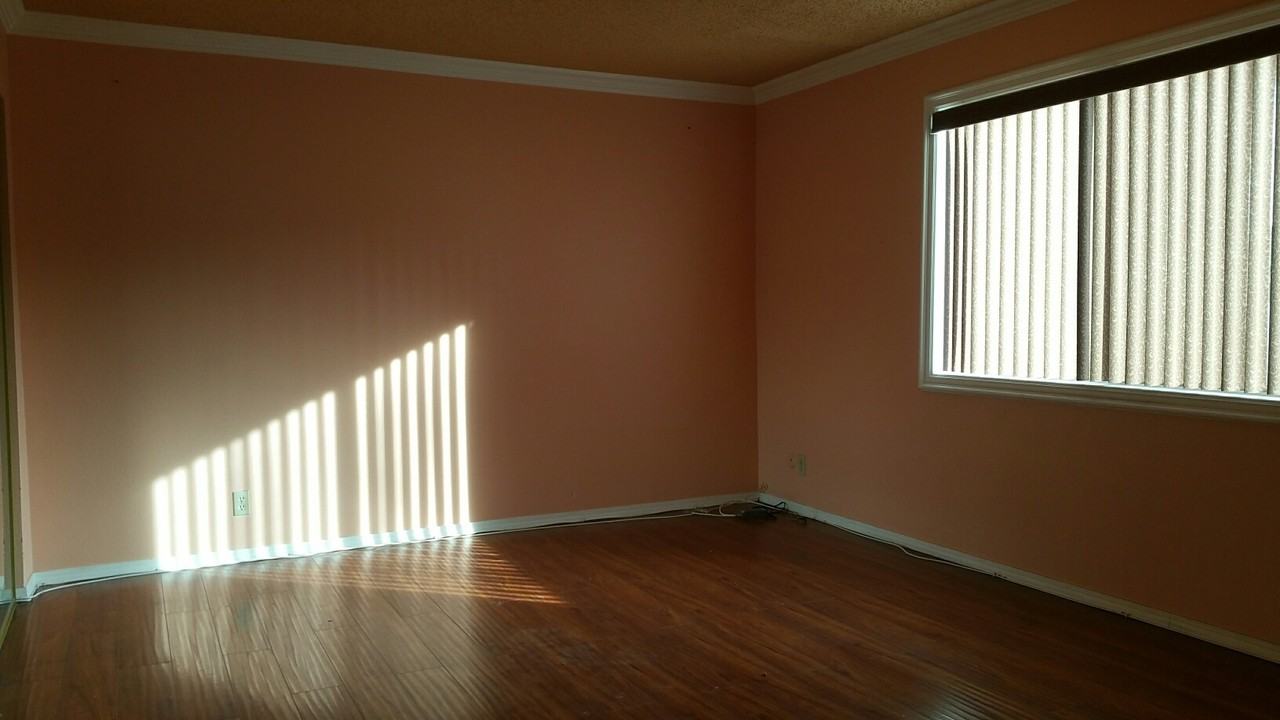 Barragan 6518 Woodman Ave - Photo 6 of 9