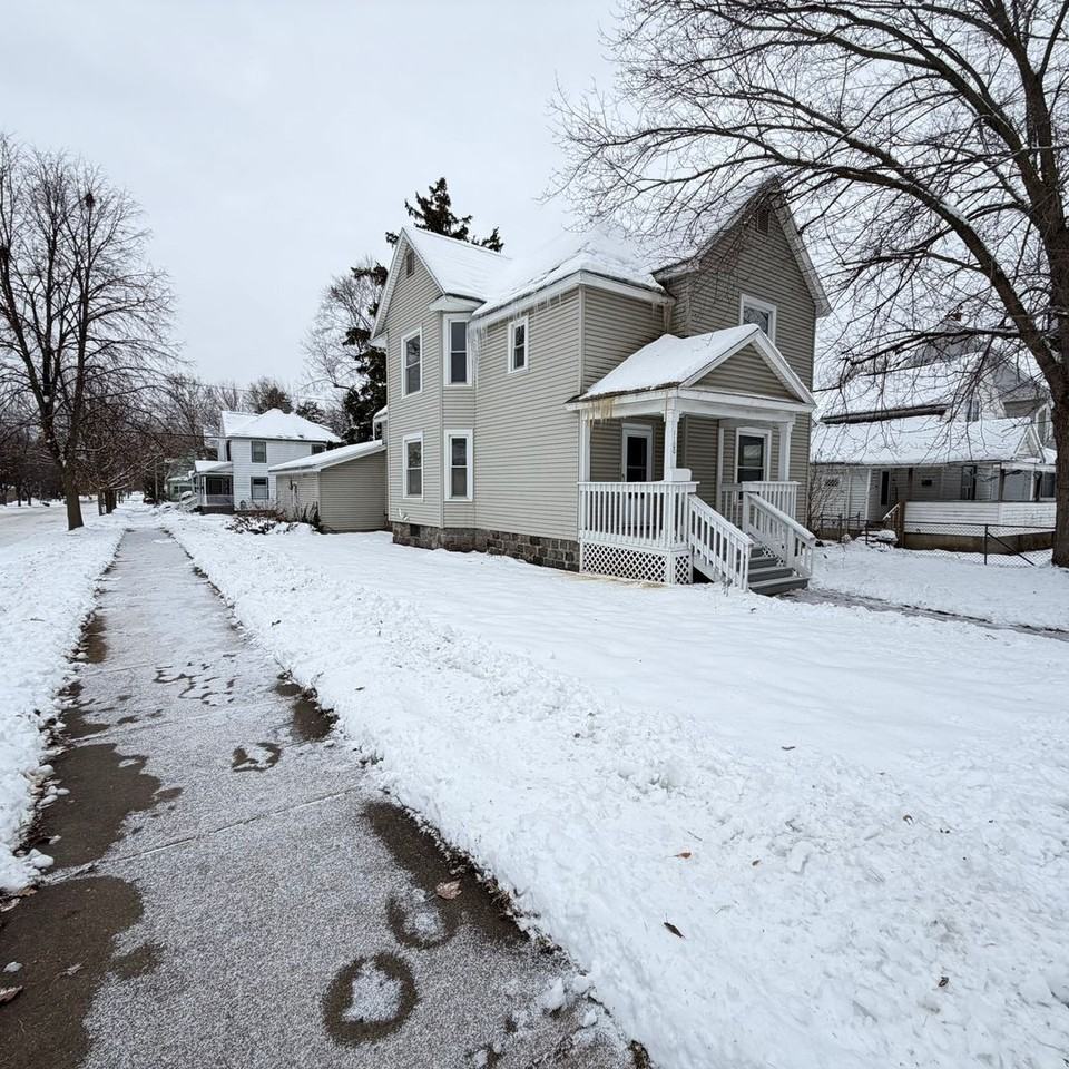 1100 Jackson Street Northwest - Photo 2 of 19