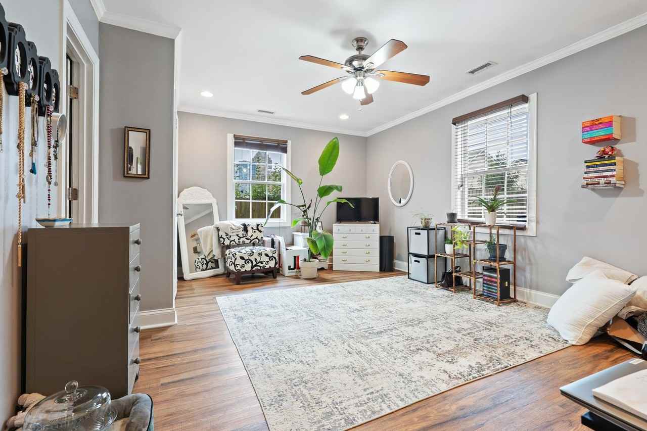 407 East Lenoir Street - Photo 7 of 16