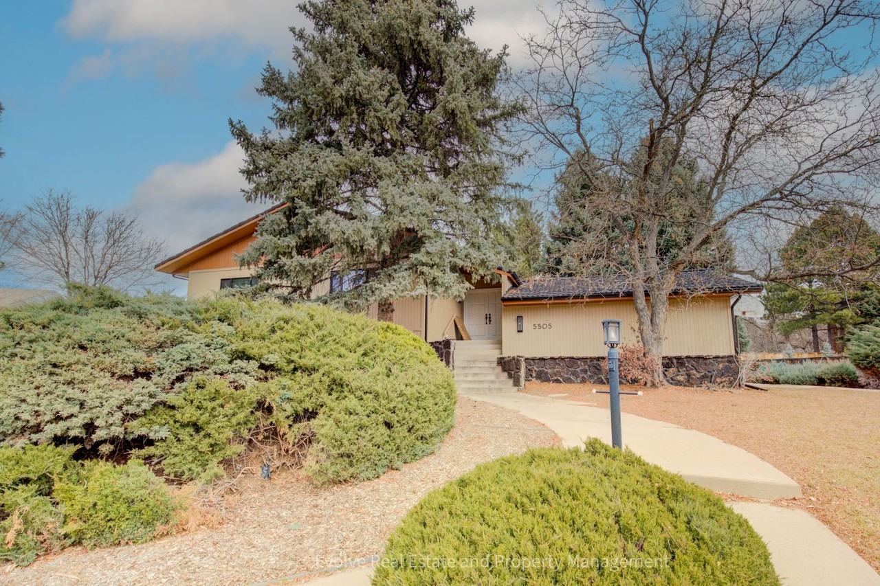 5505 South Emporia Circle - Photo 6 of 31