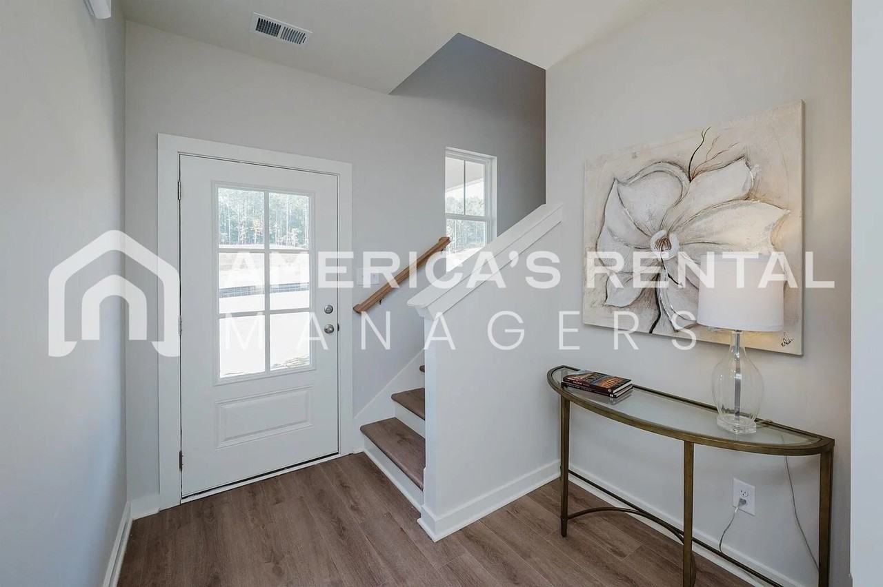 1003 Grand River Boulevard - Photo 6 of 42