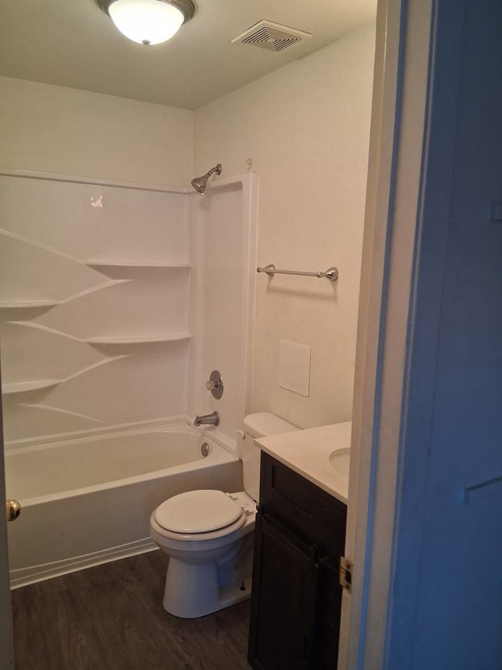 1701 East 16th Street - Photo 6 of 6