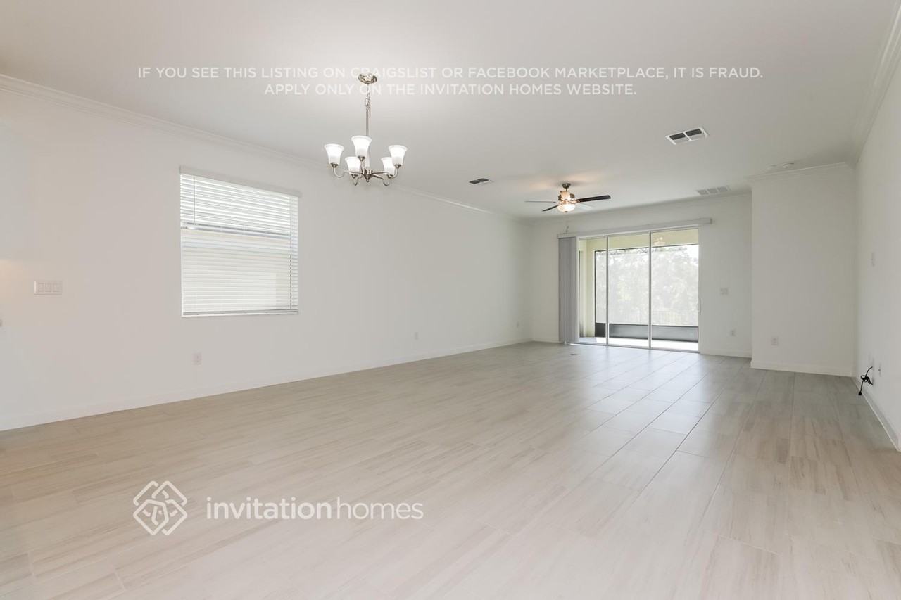 14134 17th Court East - Photo 3 of 19