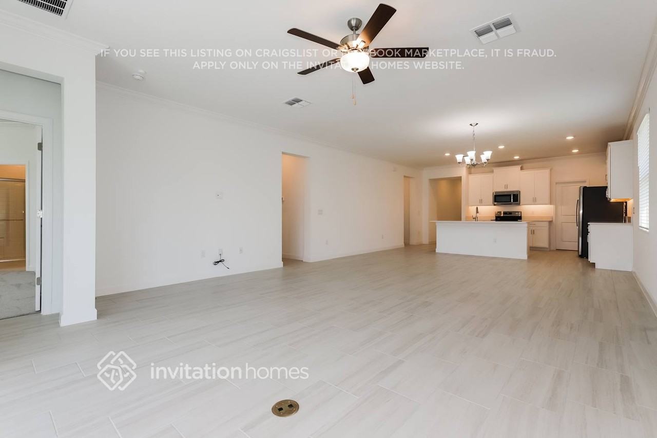 14134 17th Court East - Photo 5 of 19