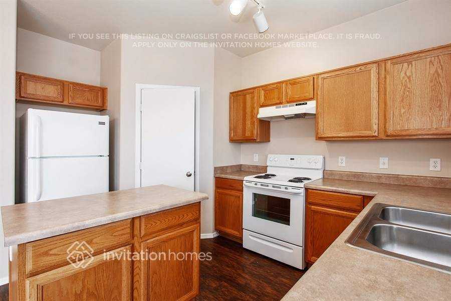 1216 S 121st Ln - Photo 6 of 19