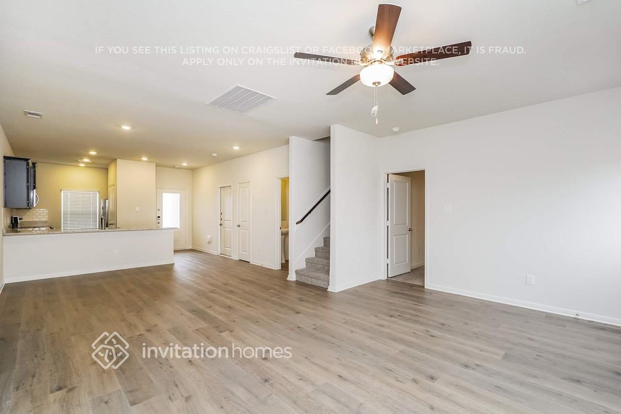 10025 Pilot Place - Photo 4 of 18