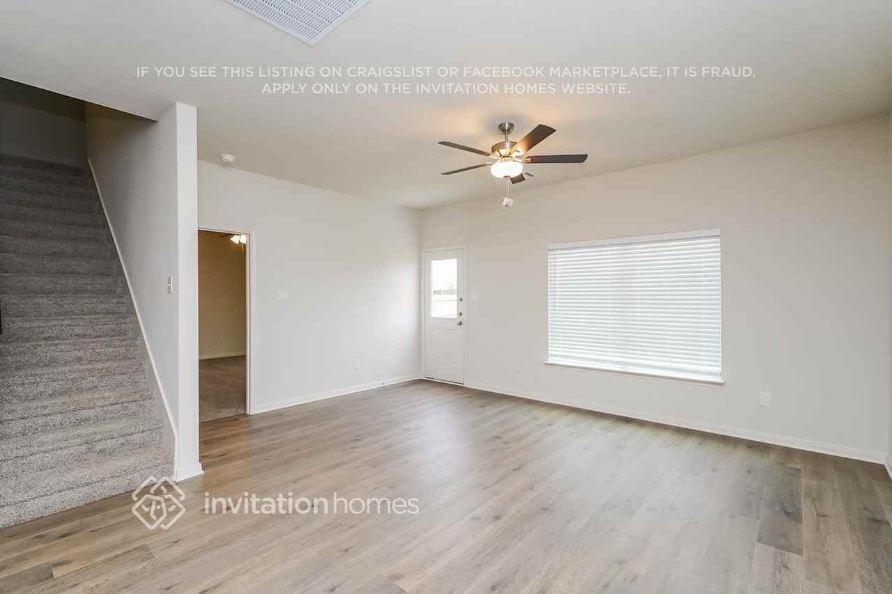 10025 Pilot Place - Photo 5 of 18